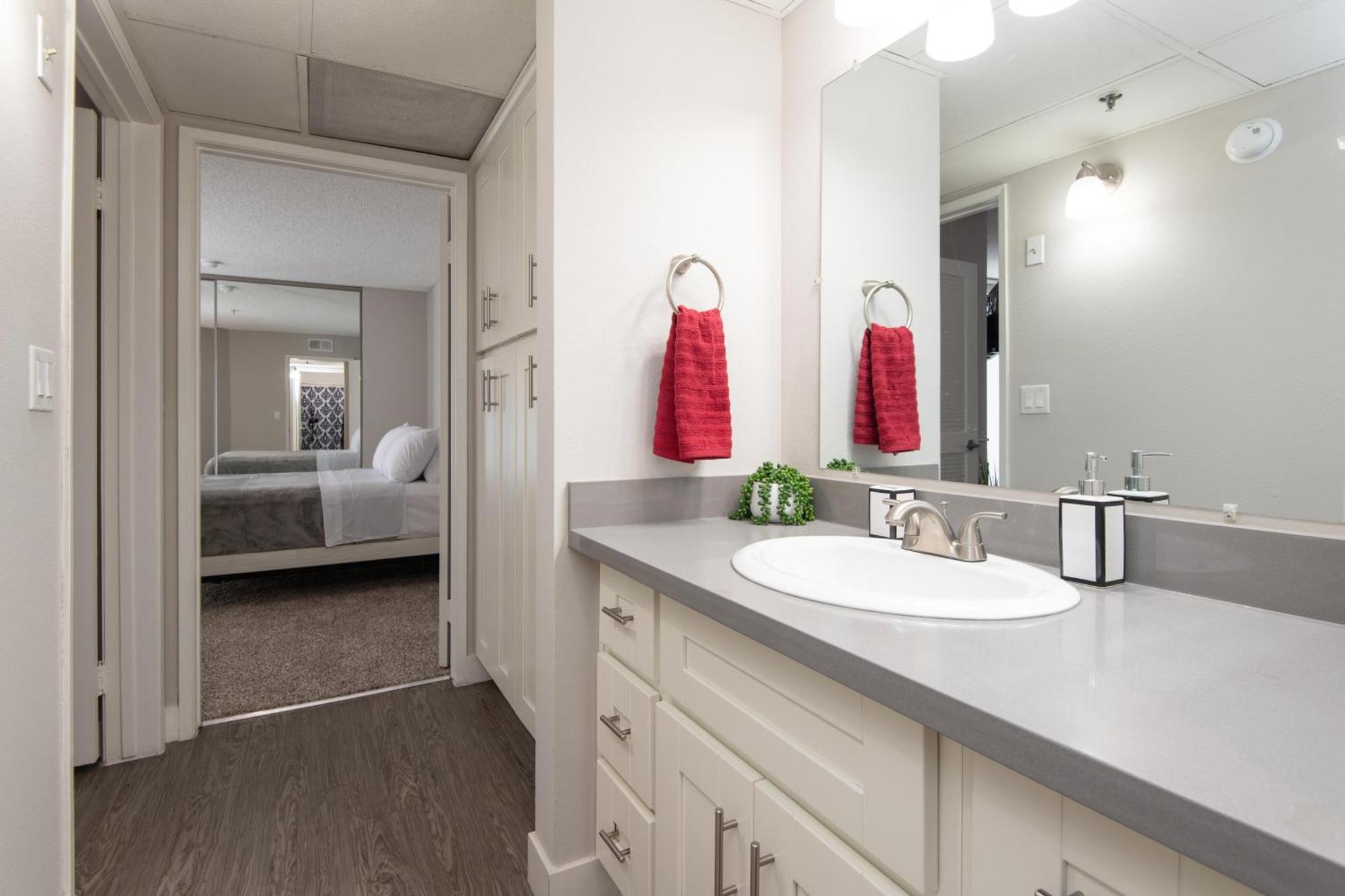 Sleeps 5 Major Attractions Mins Away 1 Bedroom Appartement
